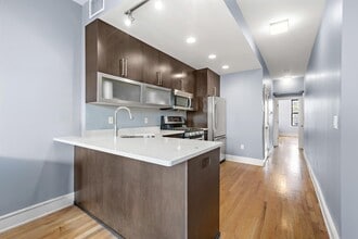 935 Park Ave in Hoboken, NJ - Building Photo - Building Photo