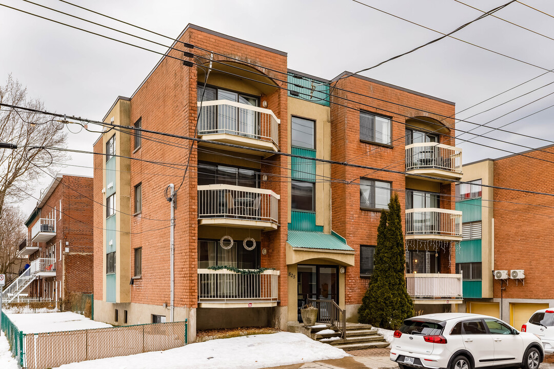 825 Saint Louis St in Montréal, QC - Building Photo
