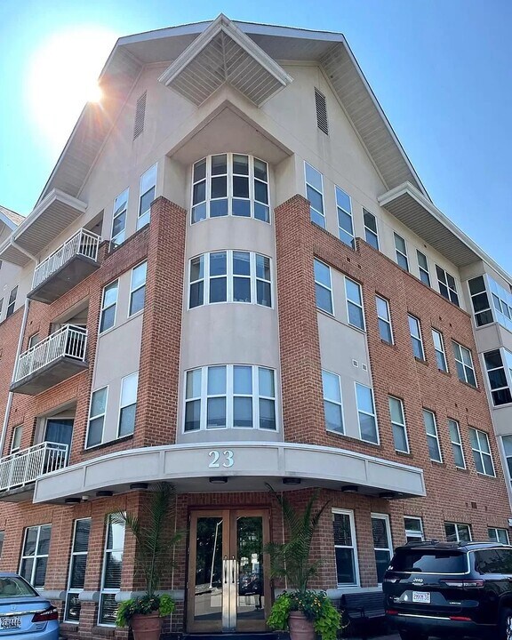 23 Pierside Dr, Unit 234 in Baltimore, MD - Building Photo