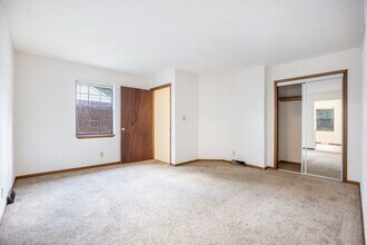 2825 Tepee Ave in Independence, MO - Building Photo - Building Photo