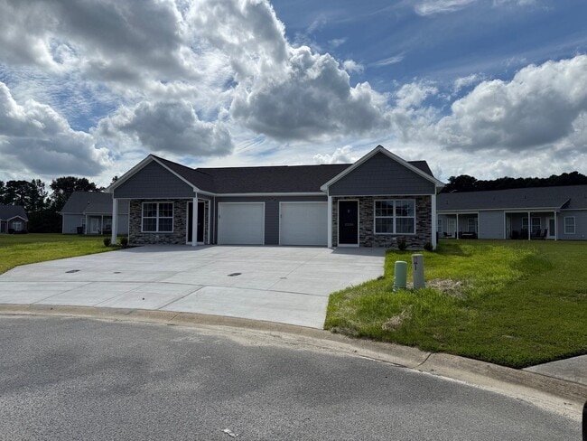 property at 2220 Remington Ct