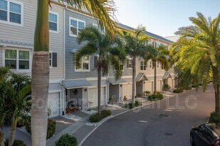 5912 Anchorage Way S in St. Petersburg, FL - Building Photo