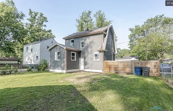 2242 Vaness Dr in Toledo, OH - Building Photo - Building Photo