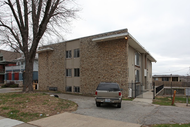 3953-3957 Warwick in Kansas City, MO - Building Photo - Building Photo