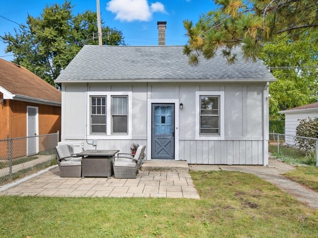 property at 7416 W Palatine Ave