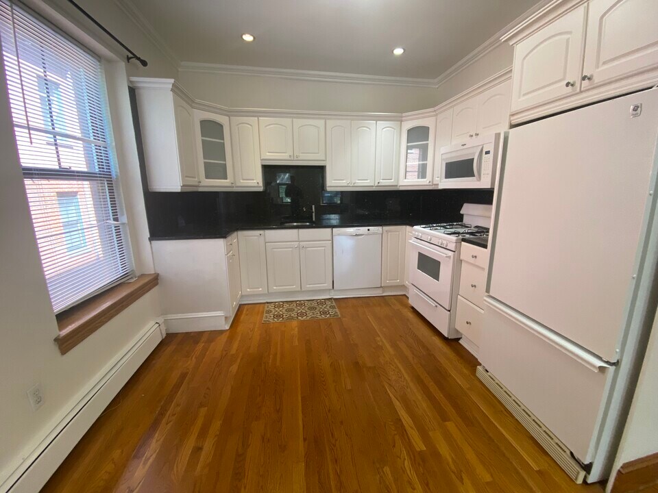 13 Worcester St, Unit 2 in Boston, MA - Building Photo