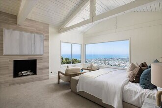 303 E Avenida Cordoba in San Clemente, CA - Building Photo - Building Photo