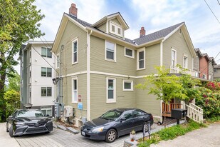 1522 Taylor Ave N in Seattle, WA - Building Photo