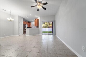 4425 Amberly Oaks Ct in Tampa, FL - Building Photo - Building Photo