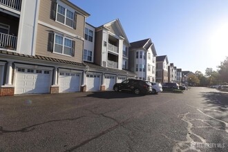 3223 Edward Stec Blvd, Unit 3223 in Edison, NJ - Foto de edificio - Building Photo