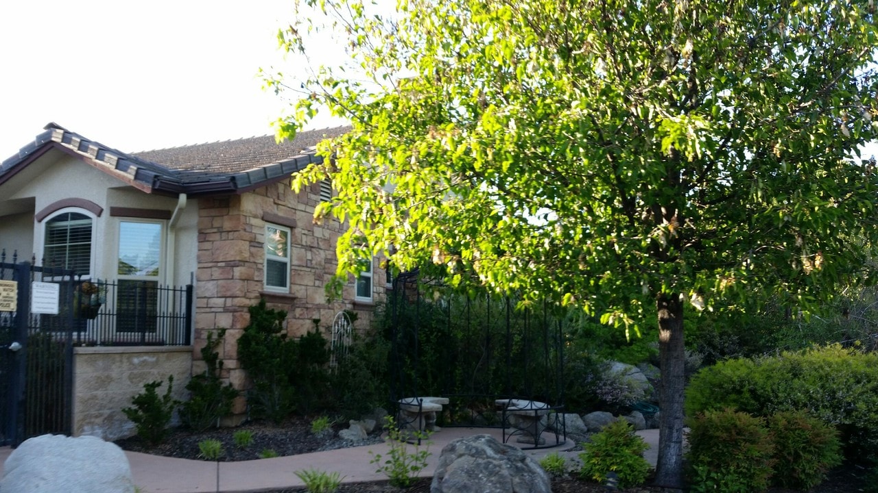 The Garden Cottages (Seniors 55+) in Fresno, CA - Foto de edificio