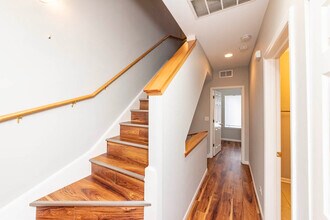 2331 N Lister Ave in Chicago, IL - Building Photo - Building Photo