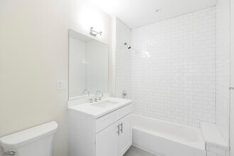 1723 Washington St, Unit 4 in Boston, MA - Foto de edificio - Building Photo