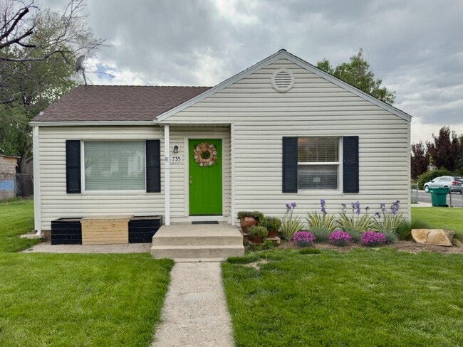 property at 735 N 25 W St