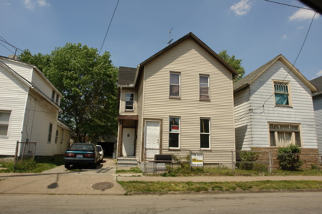 3720 Bailey Ave in Cleveland, OH - Foto de edificio - Building Photo