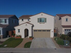 7201 Star Trail Way in Roseville, CA - Building Photo