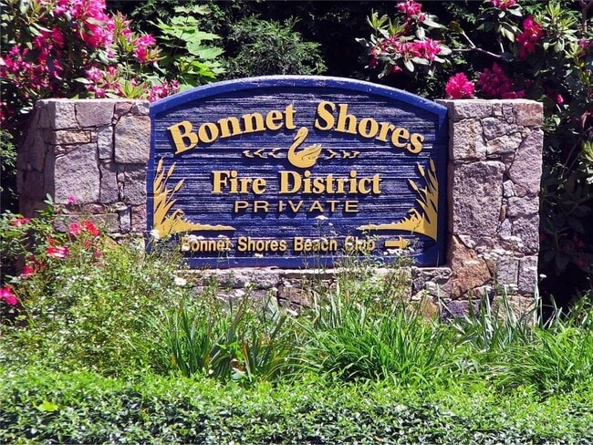 140 Treasure Rd in Narragansett, RI - Building Photo - Building Photo