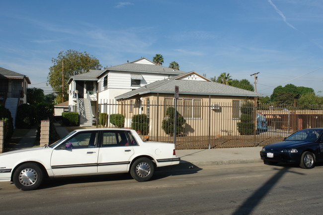 6601-6607 1/2 Sepulveda Blvd in Van Nuys, CA - Foto de edificio - Building Photo