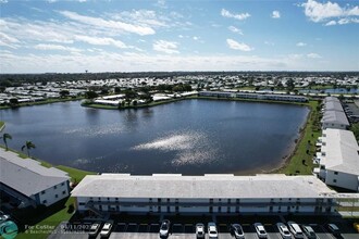 1116 Lake Terrace in Boynton Beach, FL - Building Photo - Building Photo