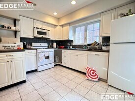 192 Washington St, Unit 1 in Boston, MA - Building Photo