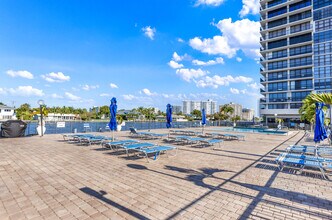 2017 S Ocean Dr, Unit 1004 in Hallandale Beach, FL - Building Photo - Building Photo