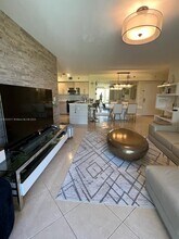 19901 E Country Club Dr, Unit 2505 in Miami, FL - Building Photo - Building Photo
