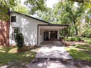 309 Gay St SE in Live Oak, FL - Building Photo - Building Photo