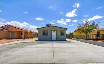 1037 Lawry Ave in Las Vegas, NV - Building Photo - Building Photo