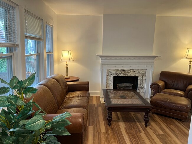 5612 Forbes Ave in Pittsburgh, PA - Building Photo - Building Photo