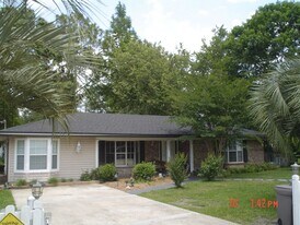 5933 111th St in Jacksonville, FL - Building Photo