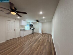 3232 Sanguinetti Ln in Stockton, CA - Building Photo - Building Photo