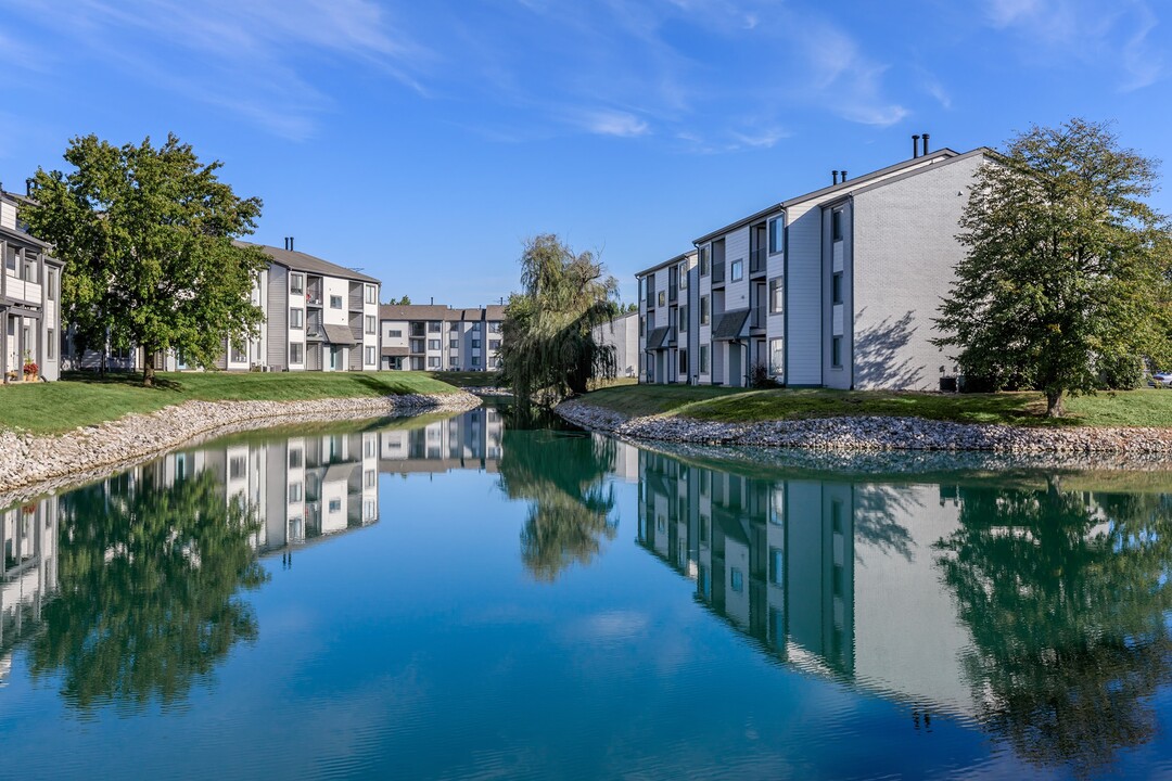 Lakeside Crossing at Eagle Creek Apartments and Townhomes in Indianapolis, IN - Building Photo