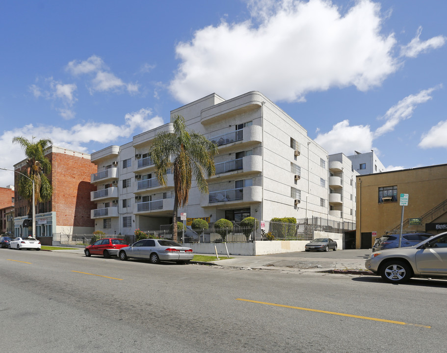 748 S Catalina St in Los Angeles, CA - Building Photo