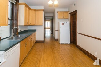 2523 N California Ave, Unit 2 in Chicago, IL - Building Photo - Building Photo