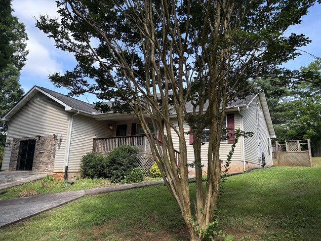 119 N Clover Hill Ridge Rd in Maryville, TN - Building Photo - Building Photo
