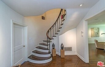1182 Sunset Hills Rd in Los Angeles, CA - Building Photo - Building Photo