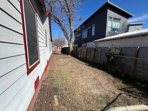 502 Zennia St in Austin, TX - Building Photo - Building Photo