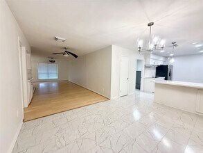 5470 Ariel St in Houston, TX - Building Photo - Building Photo