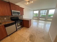 700 Biltmore Way photo'