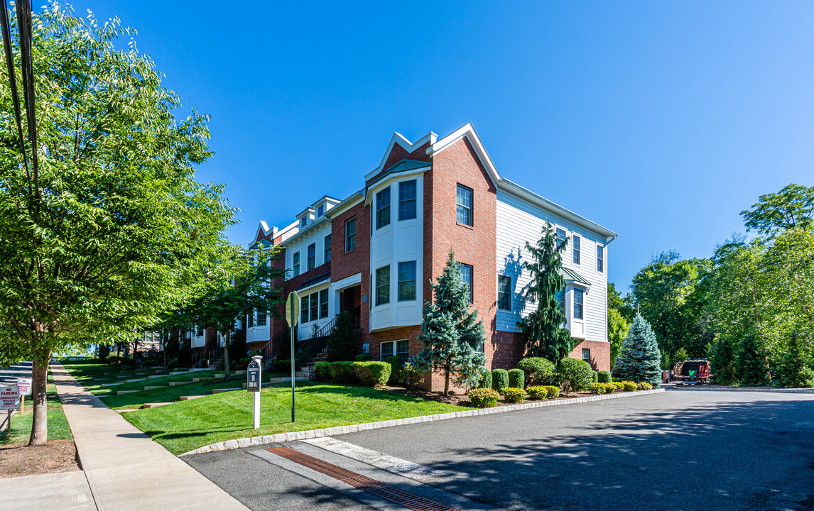 10 Cook Ave in Madison, NJ - Building Photo