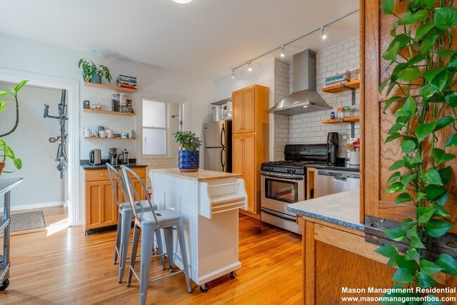 77 Columbus Ave, Unit 1