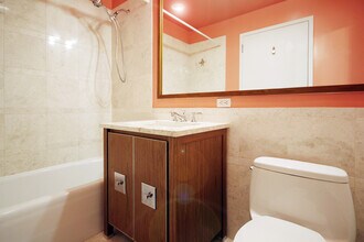 200 W End Ave in New York, NY - Building Photo - Building Photo