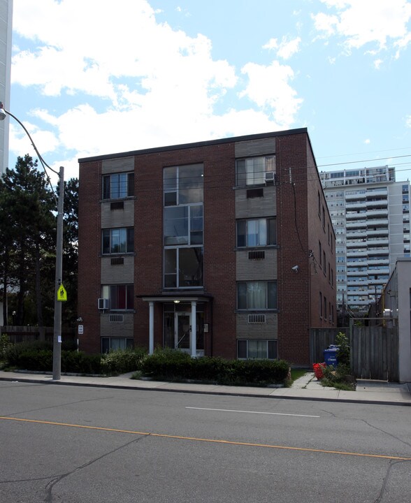 25 Davisville Ave in Toronto, ON - Building Photo