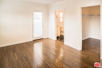 5861 Whitworth Dr in Los Angeles, CA - Building Photo - Building Photo