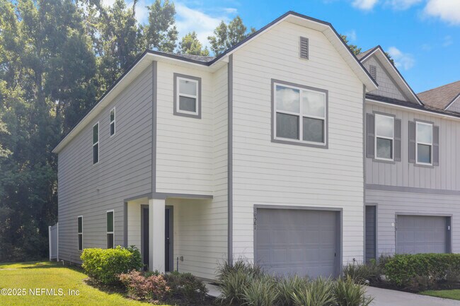 property at 10581 Maidstone Cove Dr