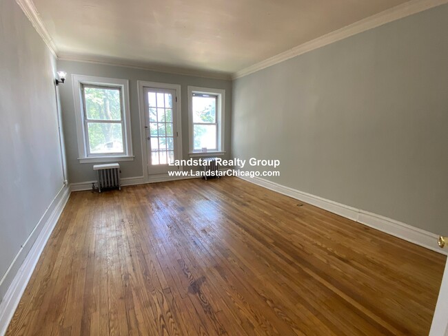 1053 W Pratt Blvd, Unit 2A in Chicago, IL - Foto de edificio - Building Photo