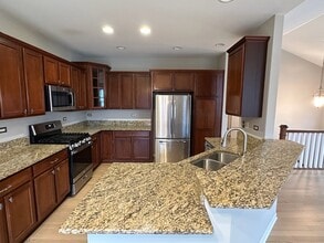 603 Grosvenor Ln in Aurora, IL - Building Photo - Building Photo