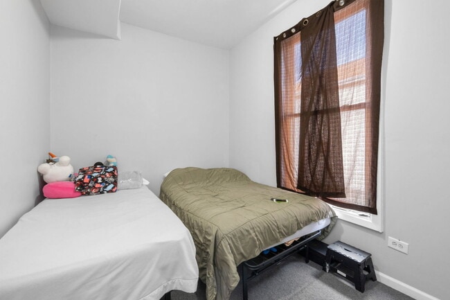 1242 S Tripp Ave in Chicago, IL - Building Photo - Building Photo