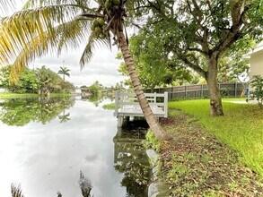 6708 Camelia Dr in Miramar, FL - Building Photo - Building Photo