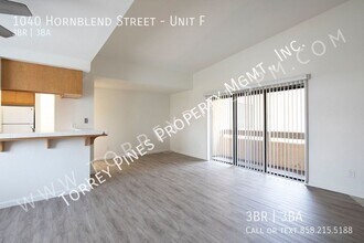 1040 Hornblend St in San Diego, CA - Building Photo - Building Photo